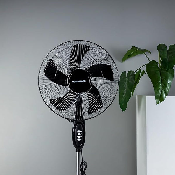 Pedestal Fan With 5 Leaf Blades